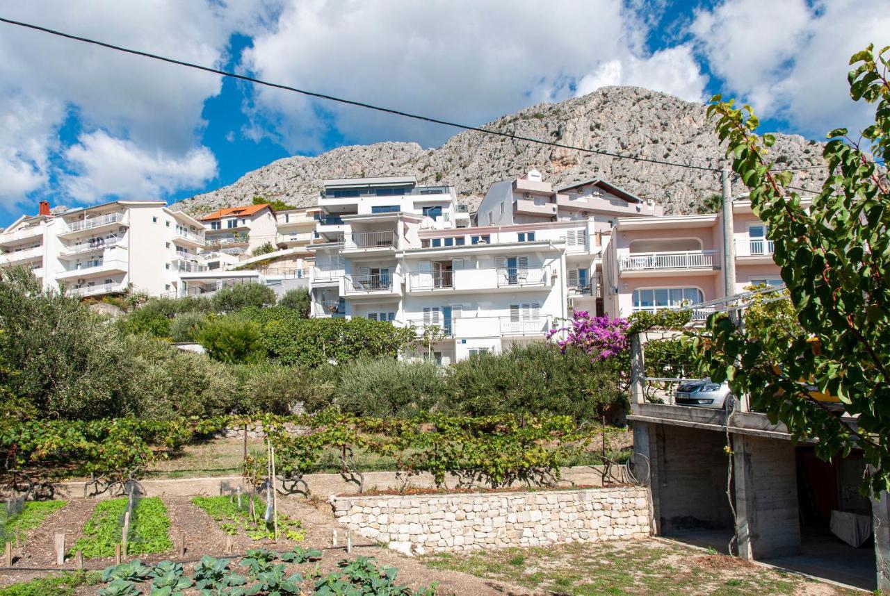 Apartments And Rooms Nikola Omiš Exterior foto