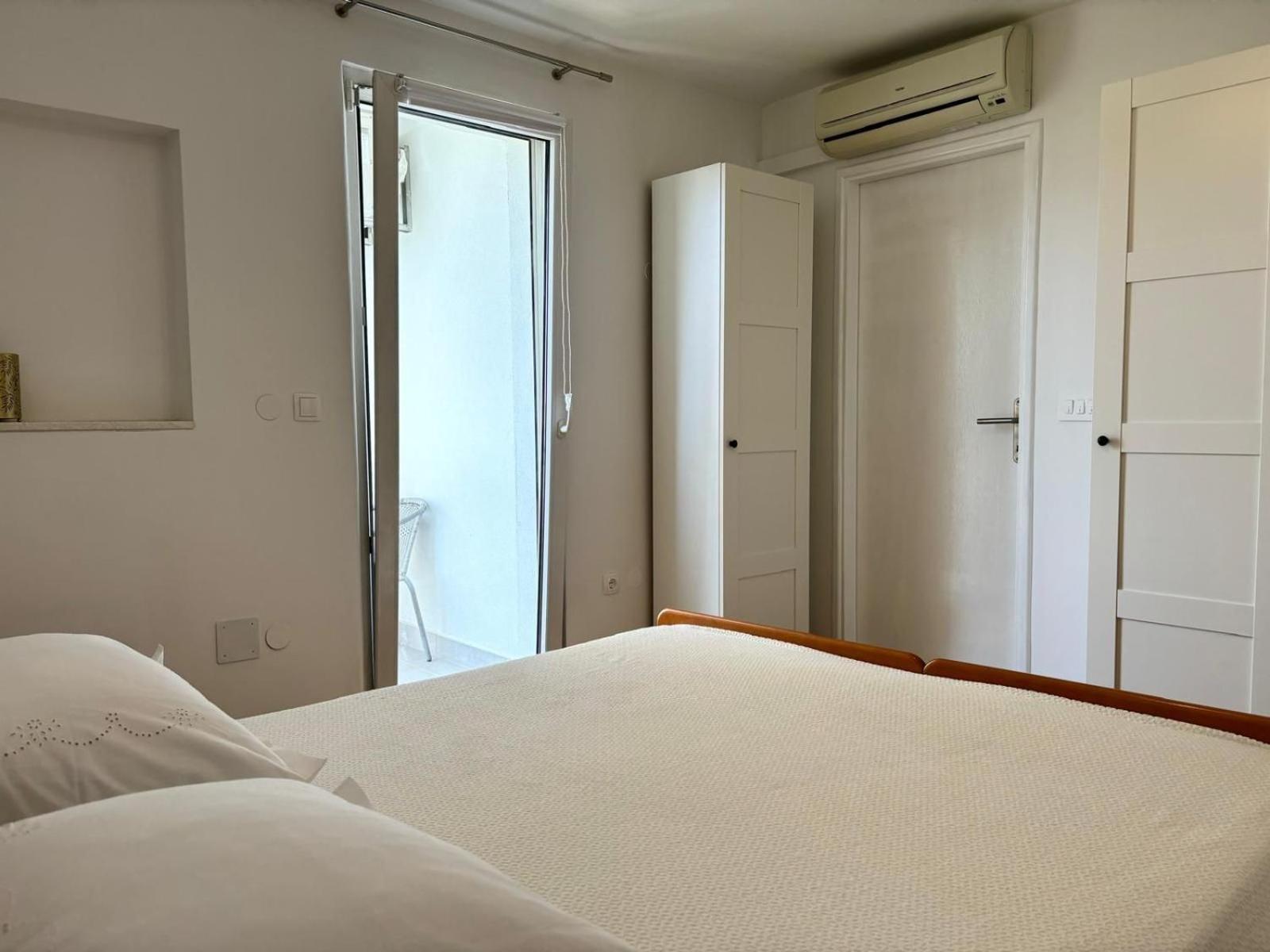 Apartments And Rooms Nikola Omiš Exterior foto